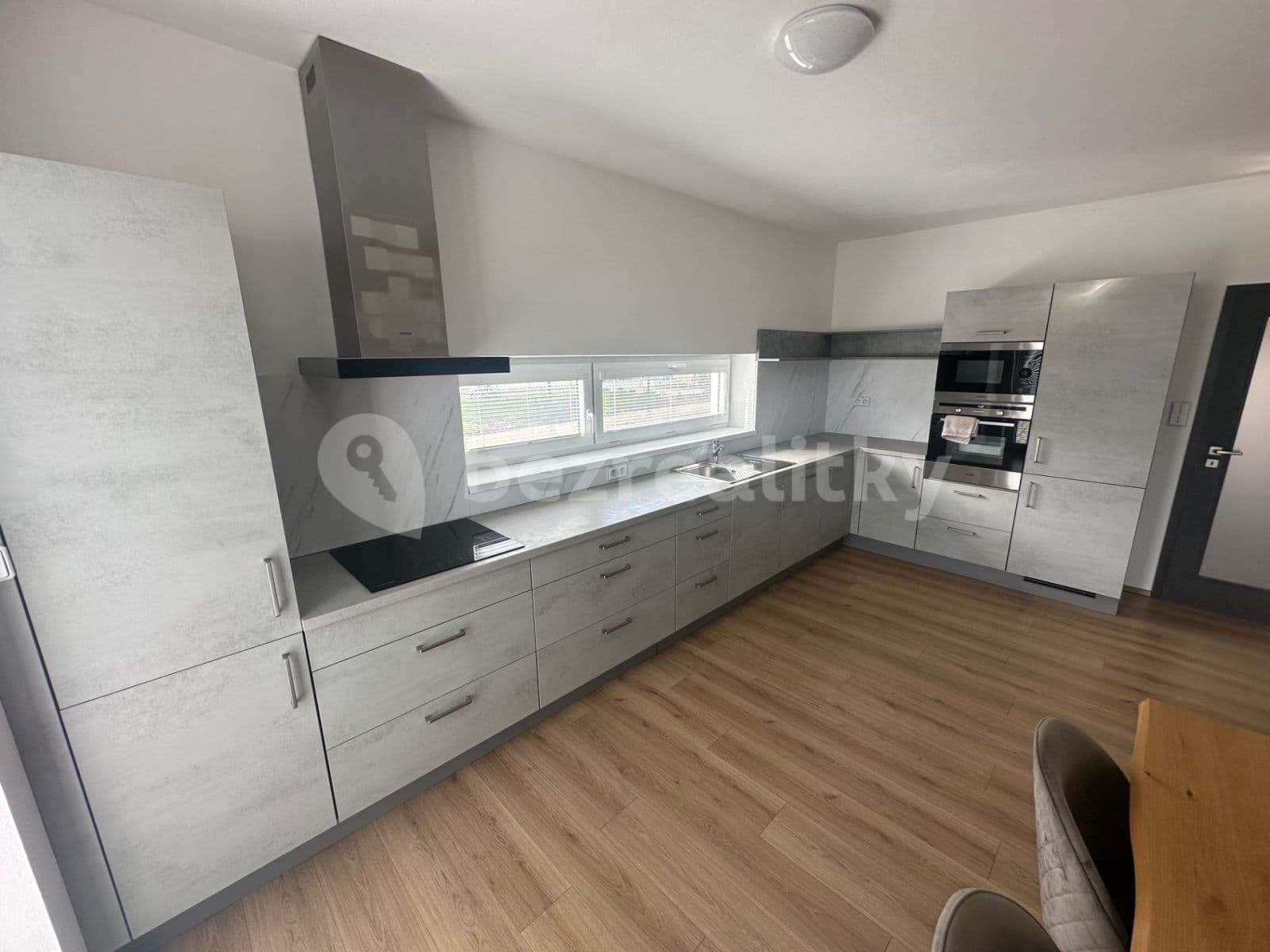 Prenájom domu 180 m², pozemek 351 m², Modřínová, Zruč-Senec, Plzeňský kraj Prenájom domu 180 m², pozemek 351 m², Modřínová, Zruč-Senec, Plzeňský kraj