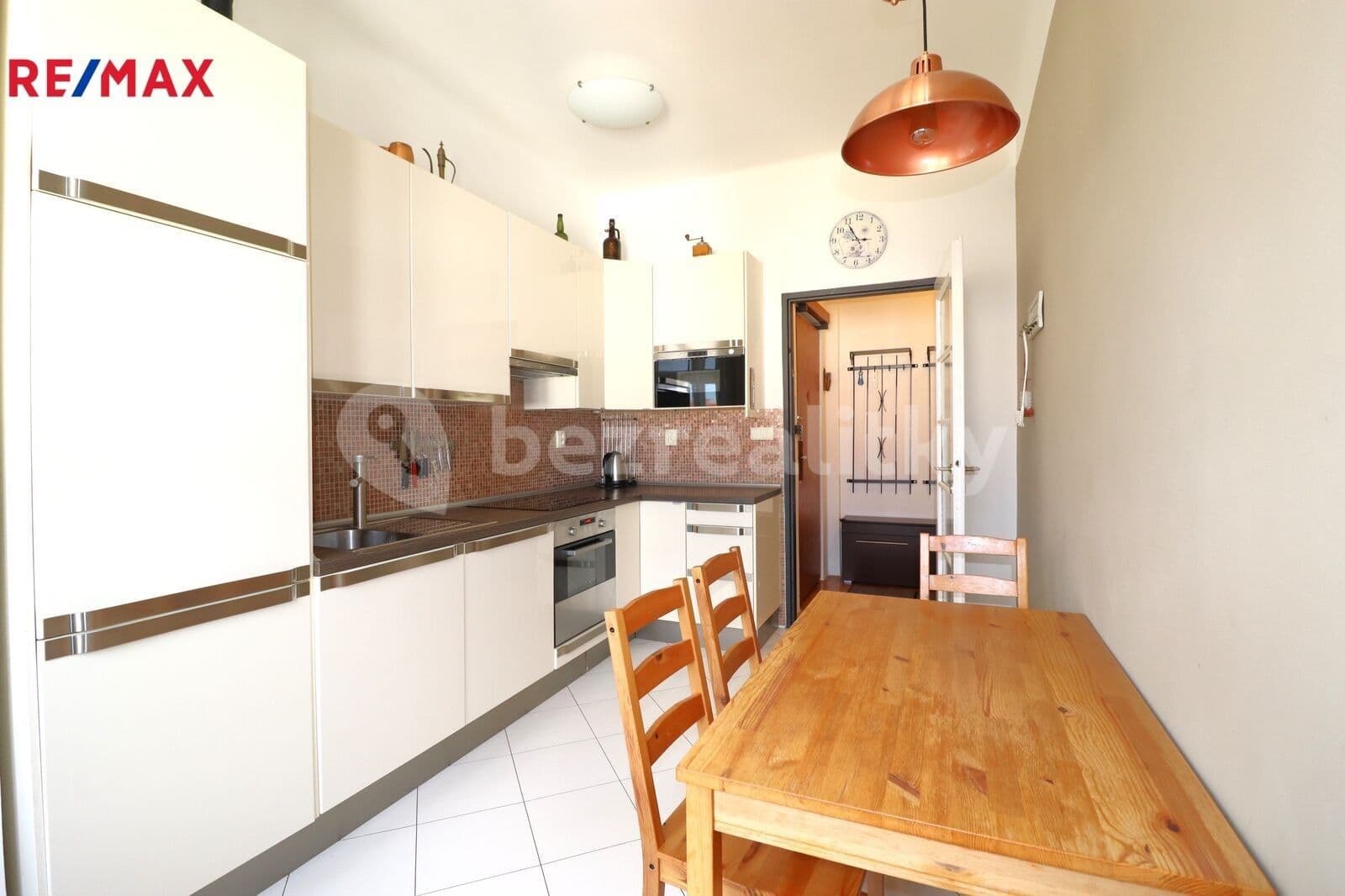 Prenájom bytu 3-izbový 92 m², Štefánikova, Praha, Praha Prenájom bytu 3-izbový 92 m², Štefánikova, Praha, Praha