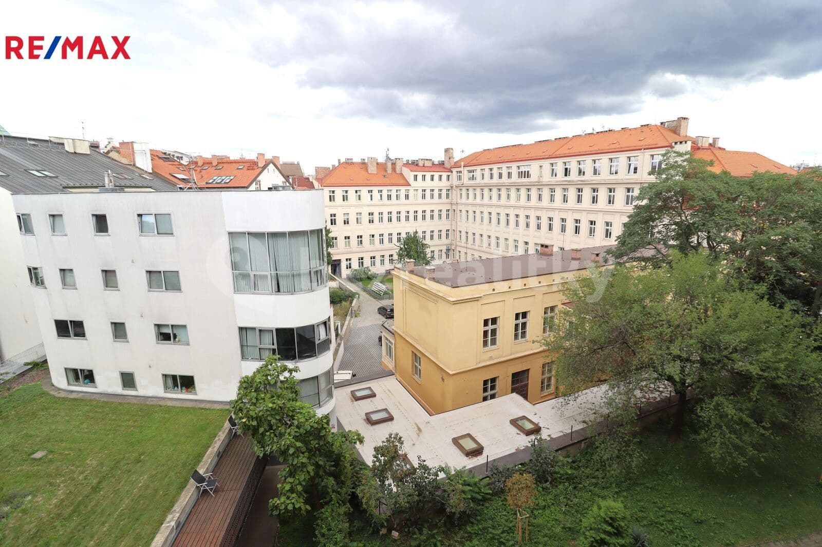 Prenájom bytu 3-izbový 92 m², Štefánikova, Praha, Praha Prenájom bytu 3-izbový 92 m², Štefánikova, Praha, Praha
