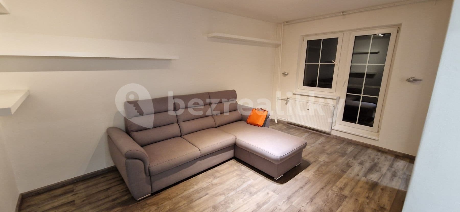 Prenájom bytu 2-izbový 42 m², Braniborská, Milovice, Středočeský kraj Prenájom bytu 2-izbový 42 m², Braniborská, Milovice, Středočeský kraj