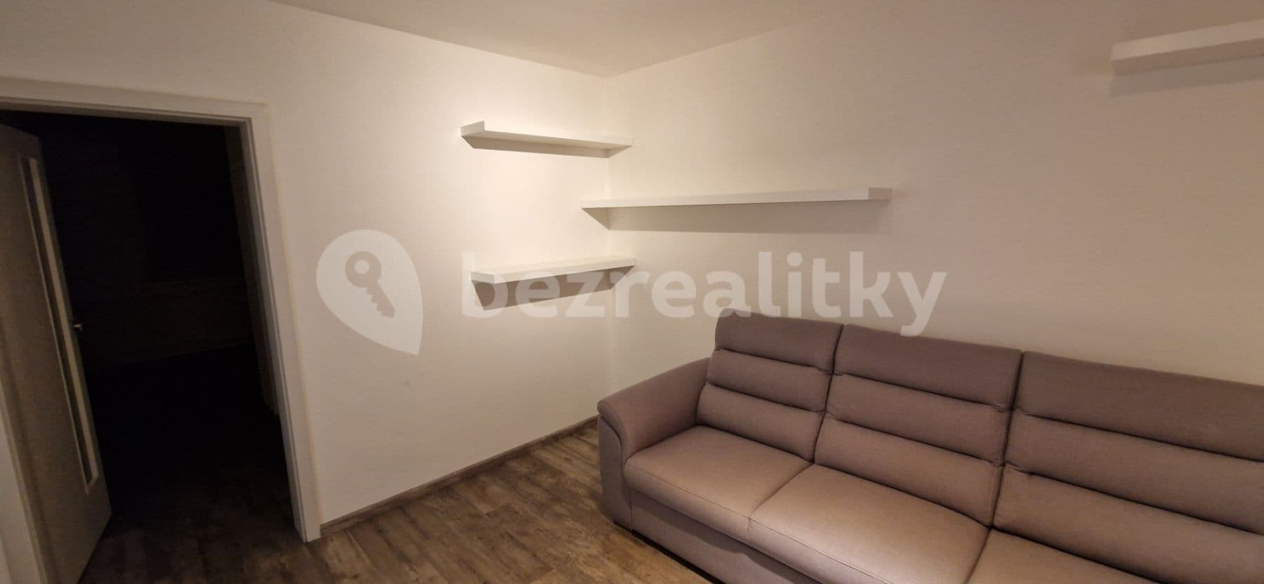Prenájom bytu 2-izbový 42 m², Braniborská, Milovice, Středočeský kraj Prenájom bytu 2-izbový 42 m², Braniborská, Milovice, Středočeský kraj