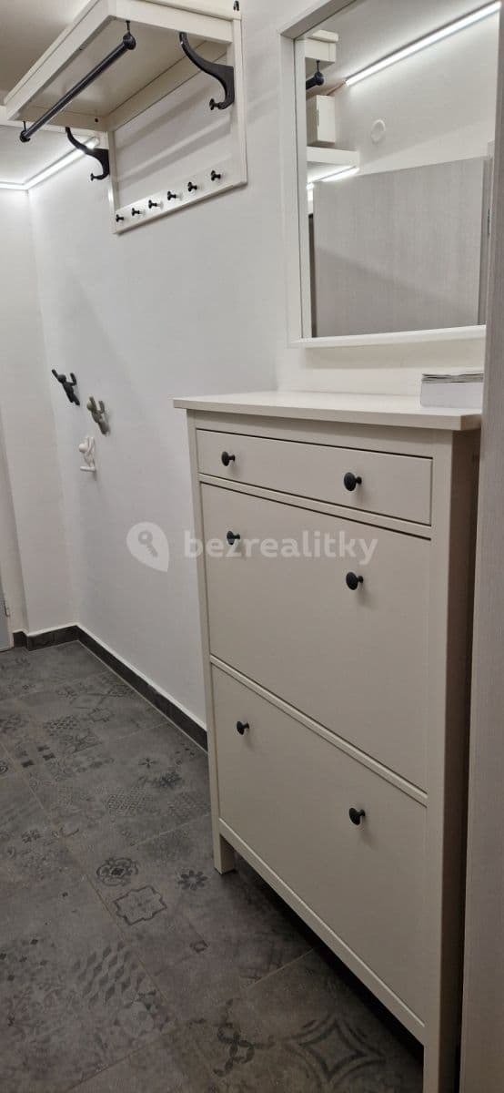 Prenájom bytu 2-izbový 42 m², Braniborská, Milovice, Středočeský kraj Prenájom bytu 2-izbový 42 m², Braniborská, Milovice, Středočeský kraj