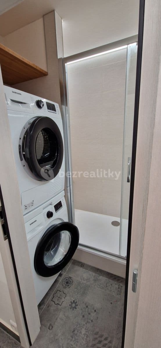 Prenájom bytu 2-izbový 42 m², Braniborská, Milovice, Středočeský kraj Prenájom bytu 2-izbový 42 m², Braniborská, Milovice, Středočeský kraj