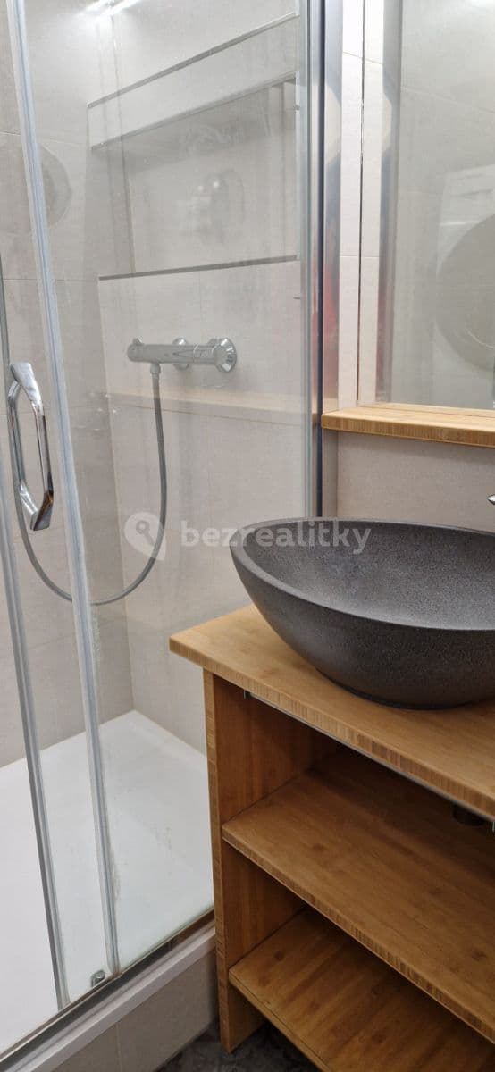 Prenájom bytu 2-izbový 42 m², Braniborská, Milovice, Středočeský kraj Prenájom bytu 2-izbový 42 m², Braniborská, Milovice, Středočeský kraj