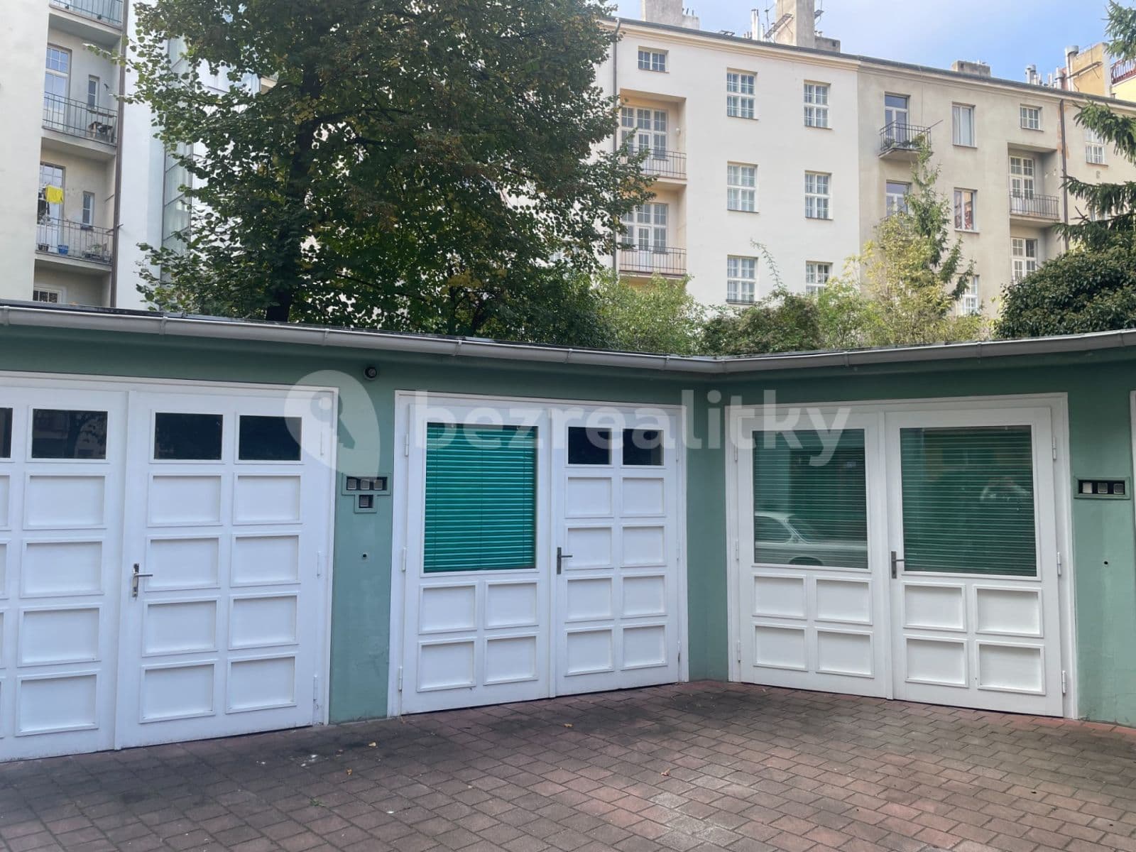 Prenájom garáže 21 m², Uralská, Praha, Praha Prenájom garáže 21 m², Uralská, Praha, Praha