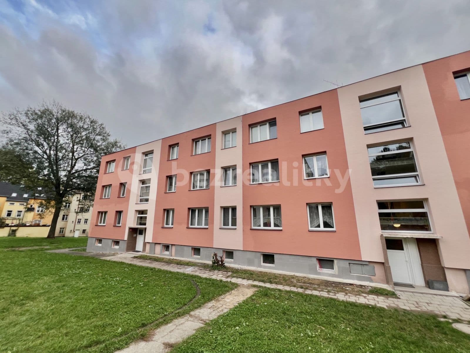 Prenájom bytu 2-izbový 53 m², Studentská, Ústí nad Labem, Ústecký kraj Prenájom bytu 2-izbový 53 m², Studentská, Ústí nad Labem, Ústecký kraj