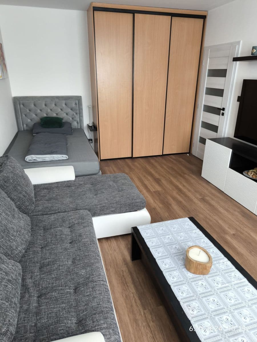 Prenájom bytu 1-izbový 31 m², Benkova, Praha, Praha Prenájom bytu 1-izbový 31 m², Benkova, Praha, Praha