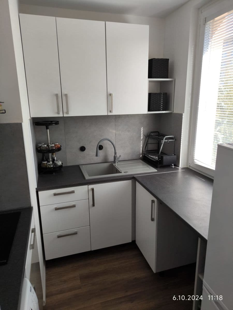 Prenájom bytu 1-izbový 31 m², Benkova, Praha, Praha Prenájom bytu 1-izbový 31 m², Benkova, Praha, Praha