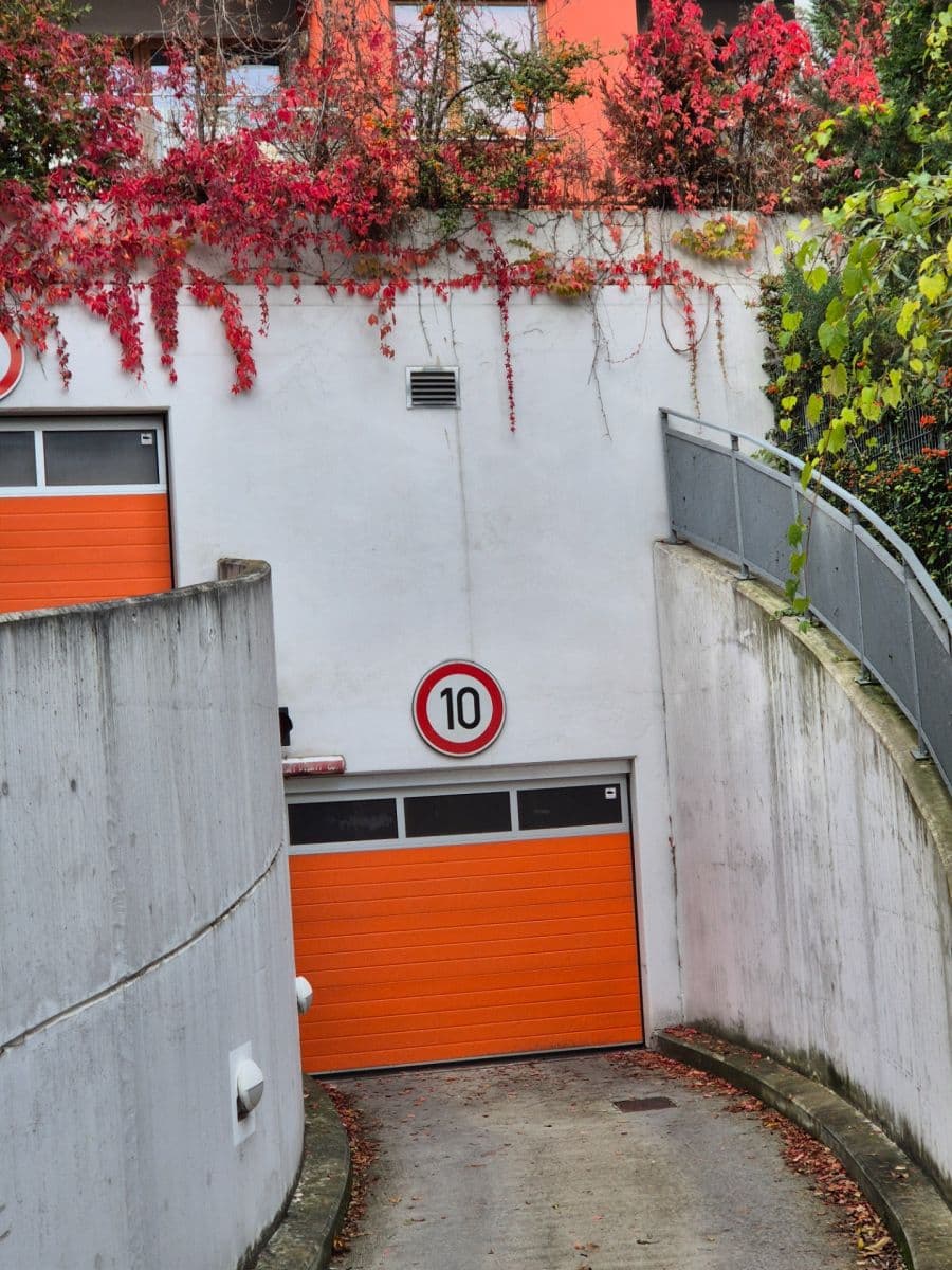 Predaj garáže 12 m², Plzeňská, Praha, Praha Predaj garáže 12 m², Plzeňská, Praha, Praha