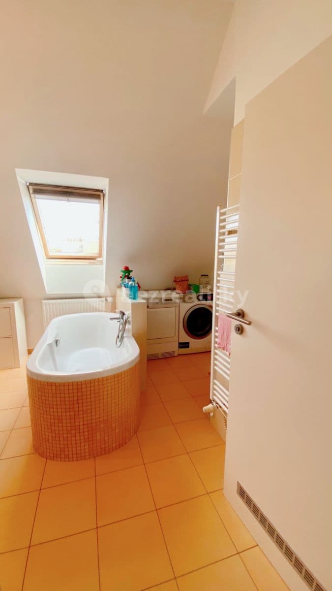 Prenájom bytu 3-izbový 82 m², Buchovcova, Praha, Praha Prenájom bytu 3-izbový 82 m², Buchovcova, Praha, Praha