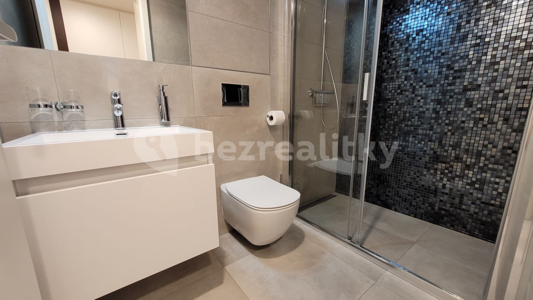 Prenájom bytu 1-izbový 26 m², Mukařovského, Praha, Praha Prenájom bytu 1-izbový 26 m², Mukařovského, Praha, Praha