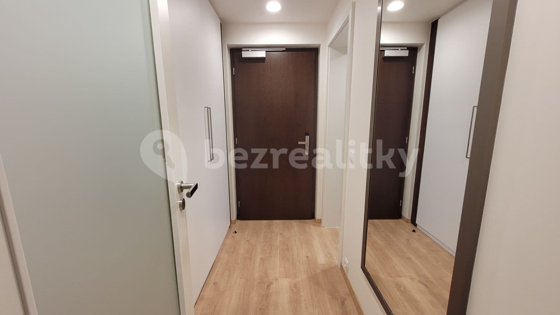Prenájom bytu 1-izbový 26 m², Mukařovského, Praha, Praha Prenájom bytu 1-izbový 26 m², Mukařovského, Praha, Praha