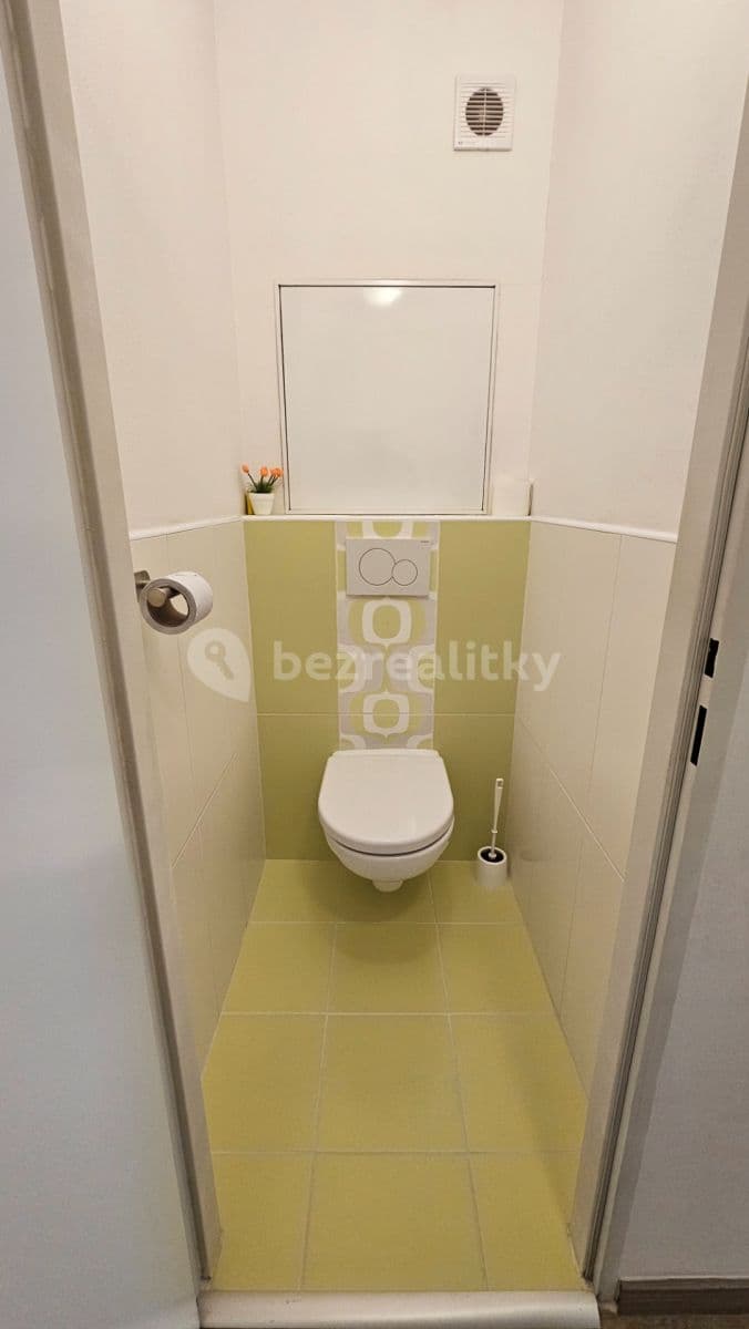 Prenájom bytu 2-izbový 43 m², Boloňská, Praha, Praha Prenájom bytu 2-izbový 43 m², Boloňská, Praha, Praha