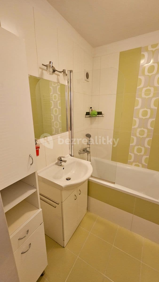 Prenájom bytu 2-izbový 43 m², Boloňská, Praha, Praha Prenájom bytu 2-izbový 43 m², Boloňská, Praha, Praha