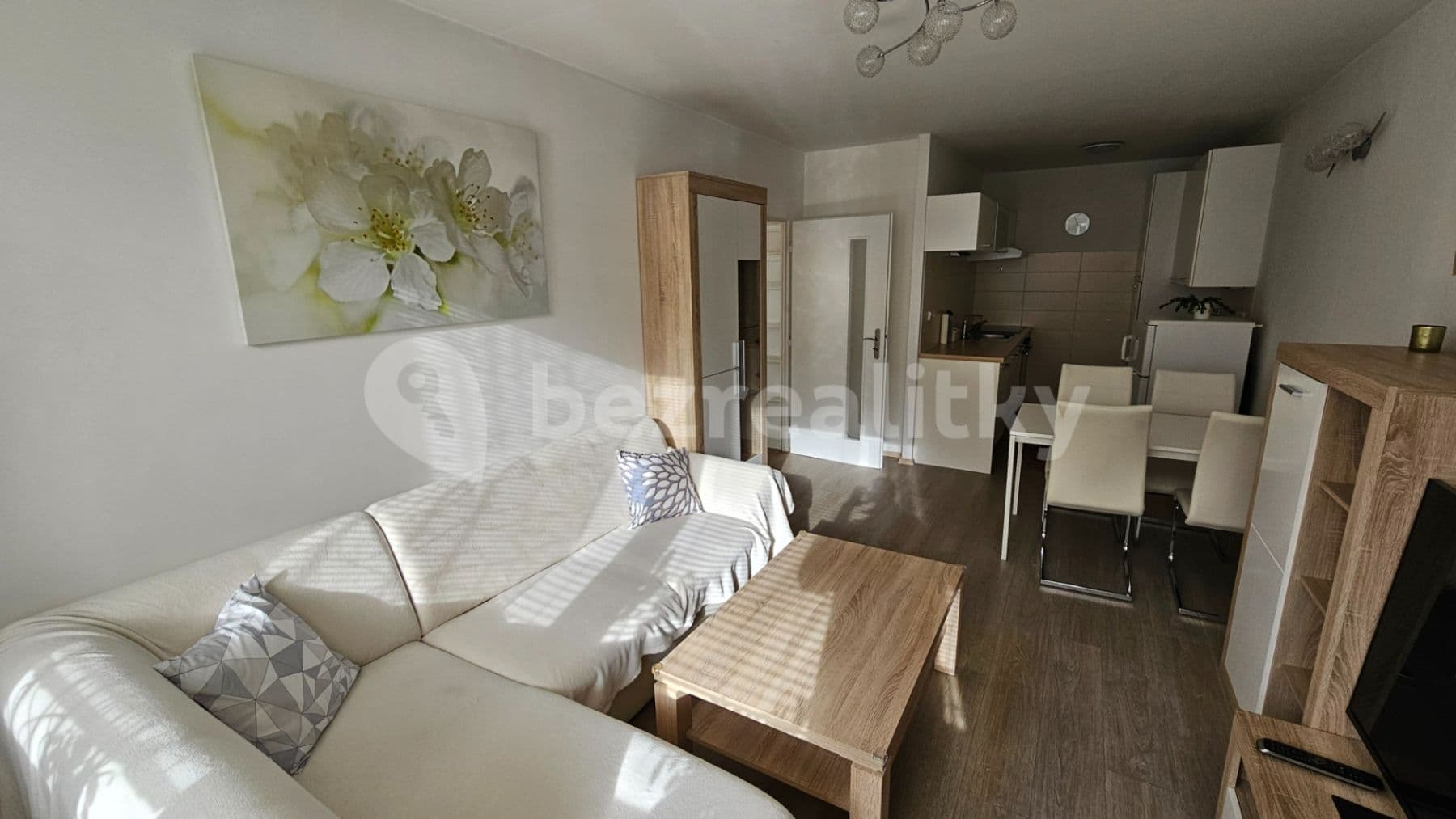 Prenájom bytu 2-izbový 43 m², Boloňská, Praha, Praha Prenájom bytu 2-izbový 43 m², Boloňská, Praha, Praha