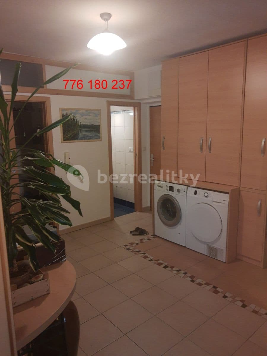 Prenájom bytu 4-izbový 82 m², Družstevní, Pelhřimov, Kraj Vysočina Prenájom bytu 4-izbový 82 m², Družstevní, Pelhřimov, Kraj Vysočina