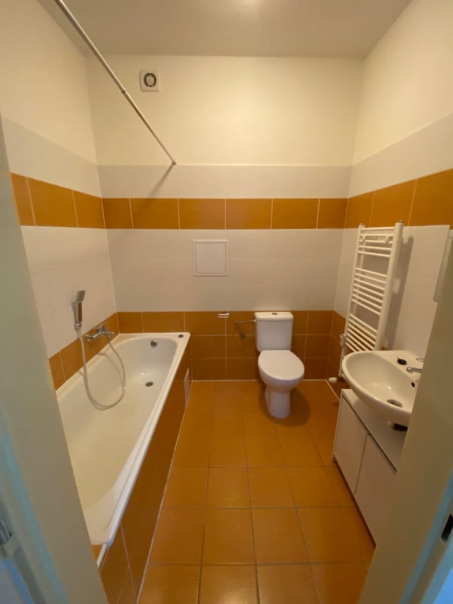 Prenájom bytu 1-izbový 35 m², Otvovice, Středočeský kraj Prenájom bytu 1-izbový 35 m², Otvovice, Středočeský kraj