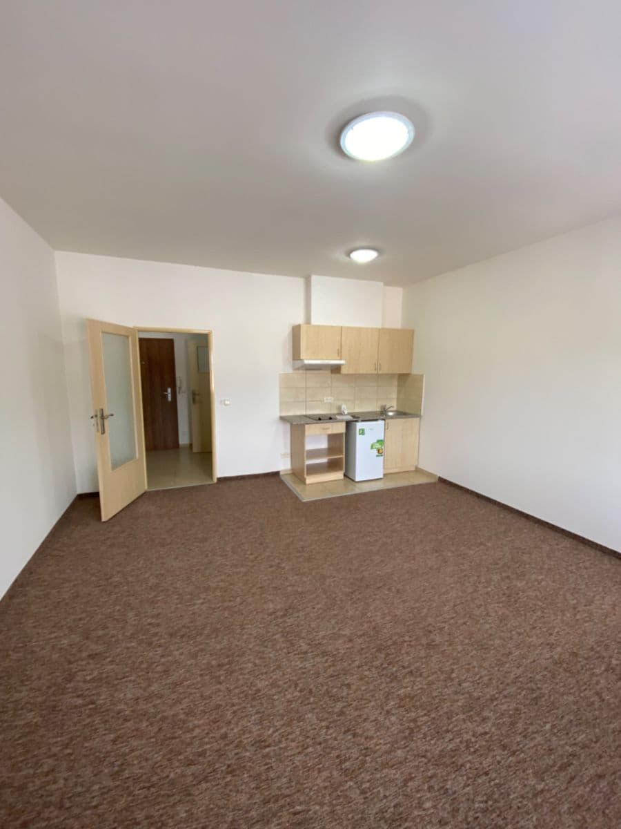 Prenájom bytu 1-izbový 35 m², Otvovice, Středočeský kraj Prenájom bytu 1-izbový 35 m², Otvovice, Středočeský kraj
