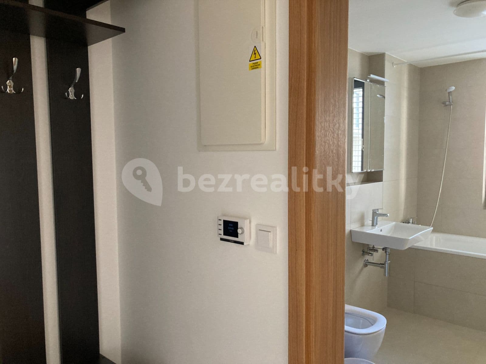 Prenájom bytu 1-izbový 34 m², Šenácká, Praha, Praha Prenájom bytu 1-izbový 34 m², Šenácká, Praha, Praha