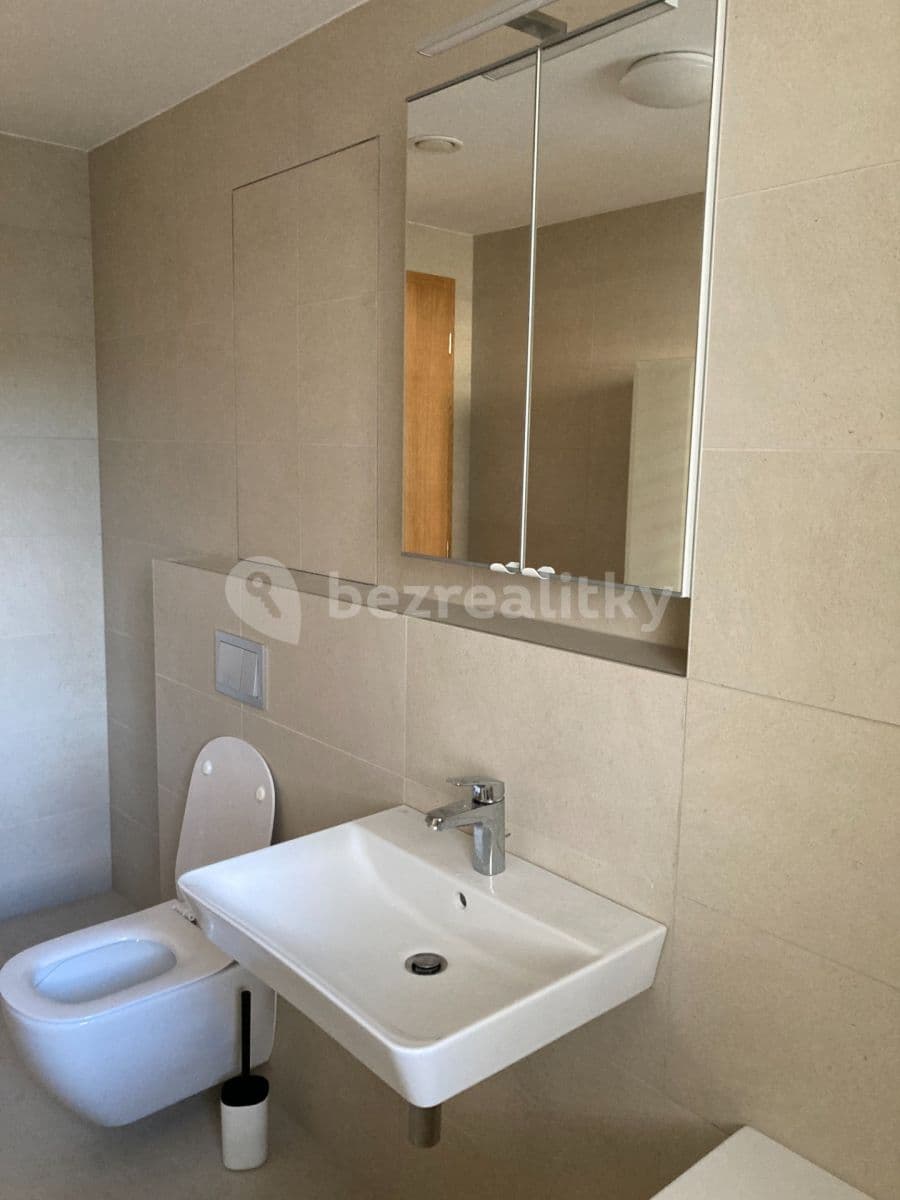 Prenájom bytu 1-izbový 34 m², Šenácká, Praha, Praha Prenájom bytu 1-izbový 34 m², Šenácká, Praha, Praha