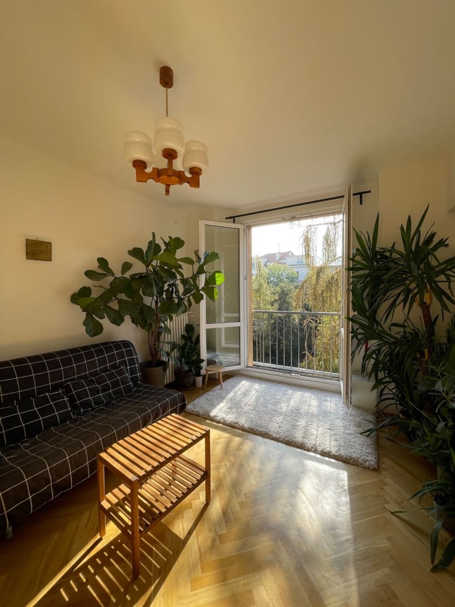 Prenájom bytu 2-izbový 60 m², Jakutská, Praha, Praha Prenájom bytu 2-izbový 60 m², Jakutská, Praha, Praha