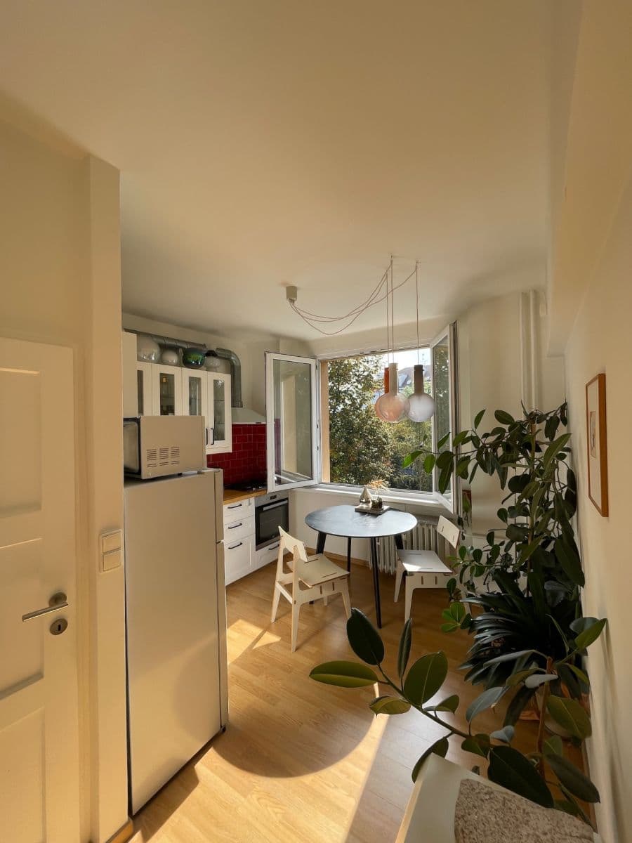 Prenájom bytu 2-izbový 60 m², Jakutská, Praha, Praha Prenájom bytu 2-izbový 60 m², Jakutská, Praha, Praha