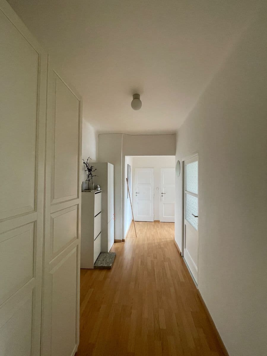 Prenájom bytu 2-izbový 60 m², Jakutská, Praha, Praha Prenájom bytu 2-izbový 60 m², Jakutská, Praha, Praha