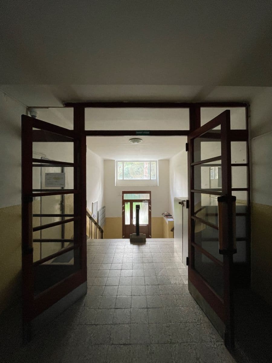 Prenájom bytu 2-izbový 60 m², Jakutská, Praha, Praha Prenájom bytu 2-izbový 60 m², Jakutská, Praha, Praha