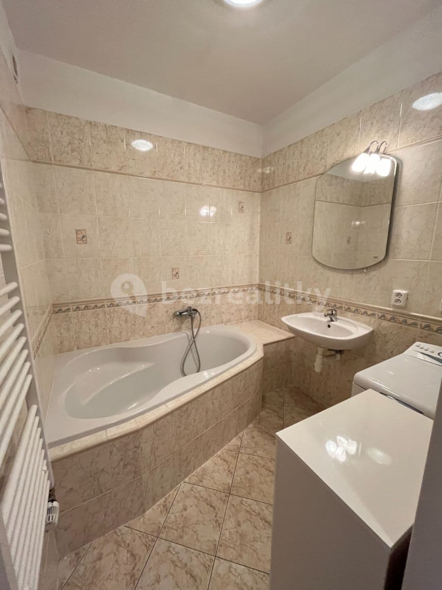 Prenájom bytu 2-izbový 60 m², Lipnická, Praha, Praha Prenájom bytu 2-izbový 60 m², Lipnická, Praha, Praha