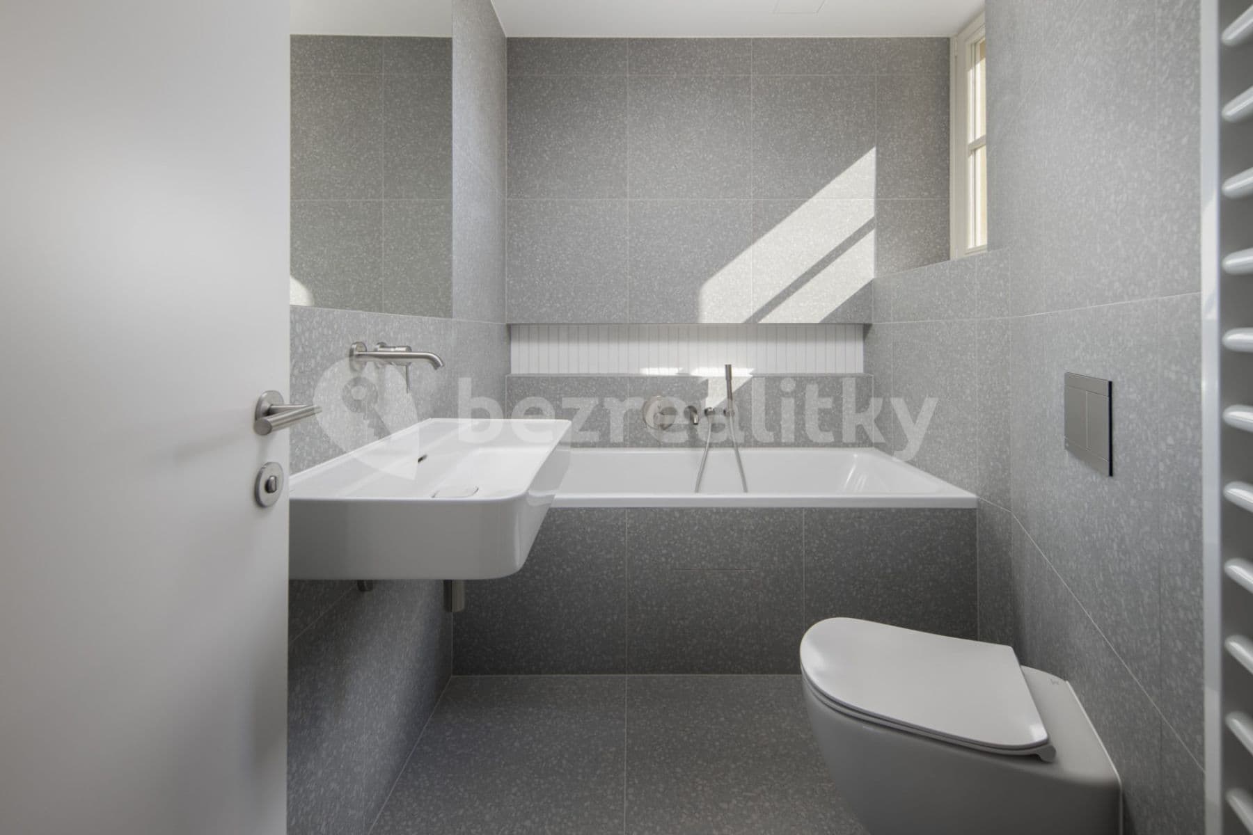 Predaj bytu 3-izbový 106 m², Pod Karlovem, Praha, Praha Predaj bytu 3-izbový 106 m², Pod Karlovem, Praha, Praha