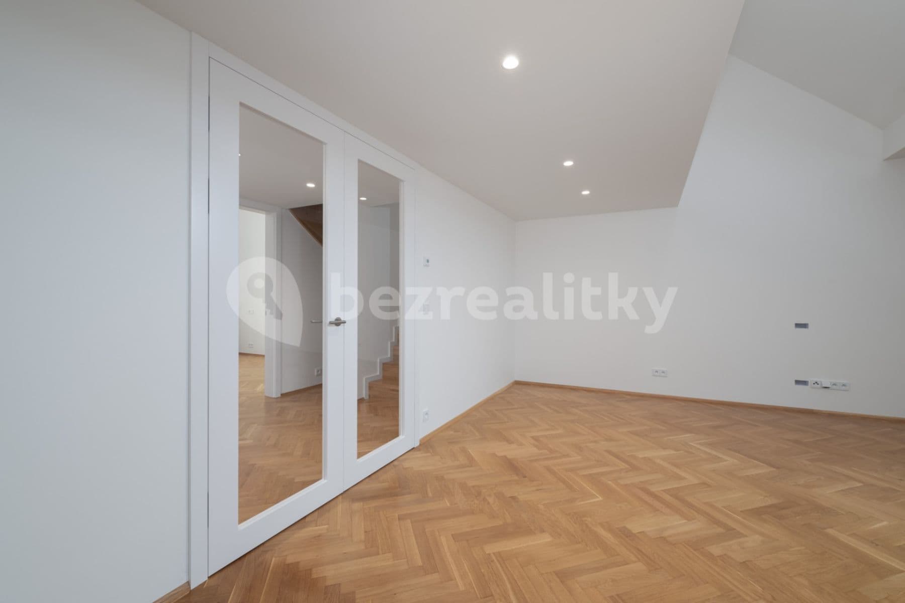 Predaj bytu 3-izbový 109 m², Pod Karlovem, Praha, Praha Predaj bytu 3-izbový 109 m², Pod Karlovem, Praha, Praha