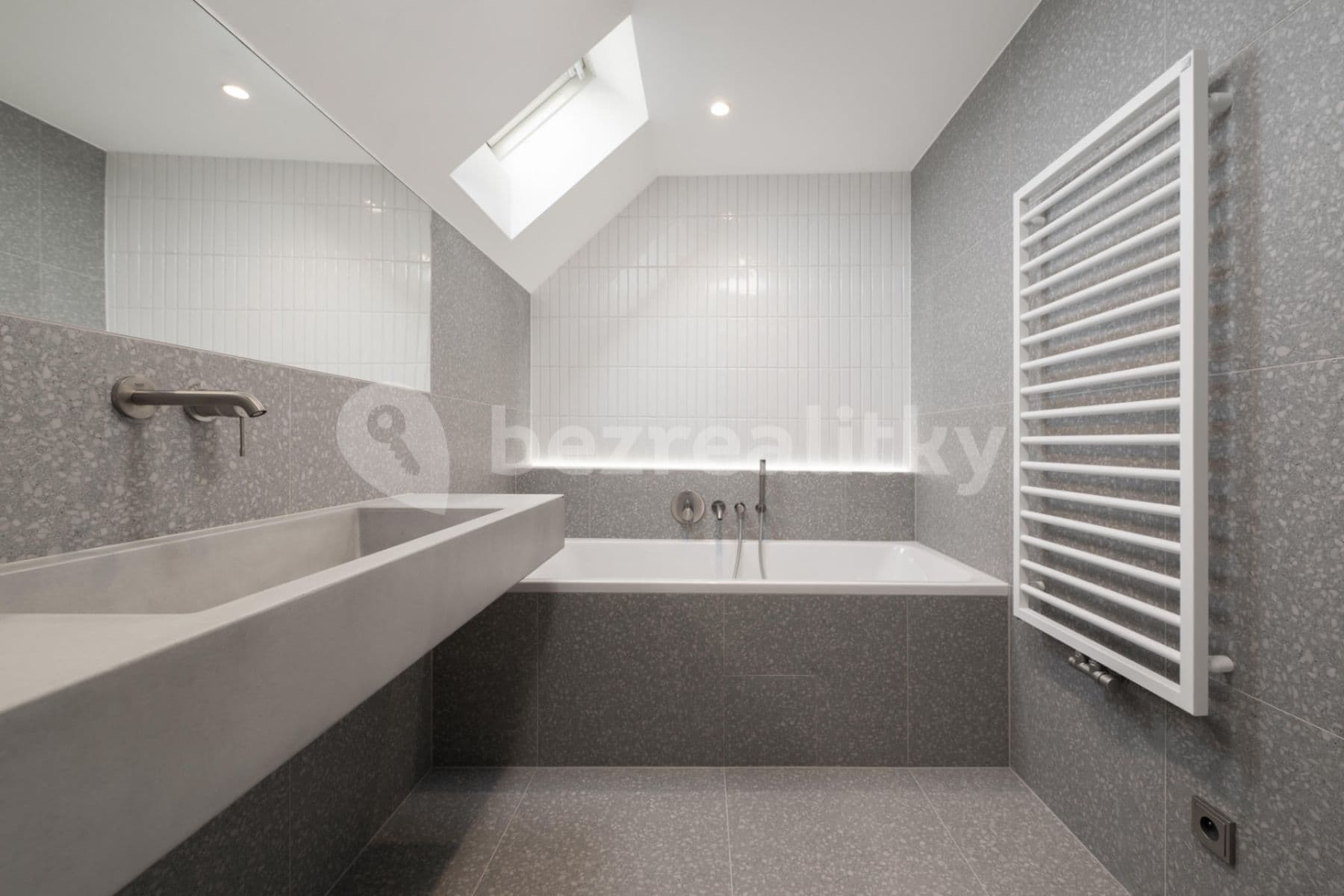 Predaj bytu 3-izbový 109 m², Pod Karlovem, Praha, Praha Predaj bytu 3-izbový 109 m², Pod Karlovem, Praha, Praha