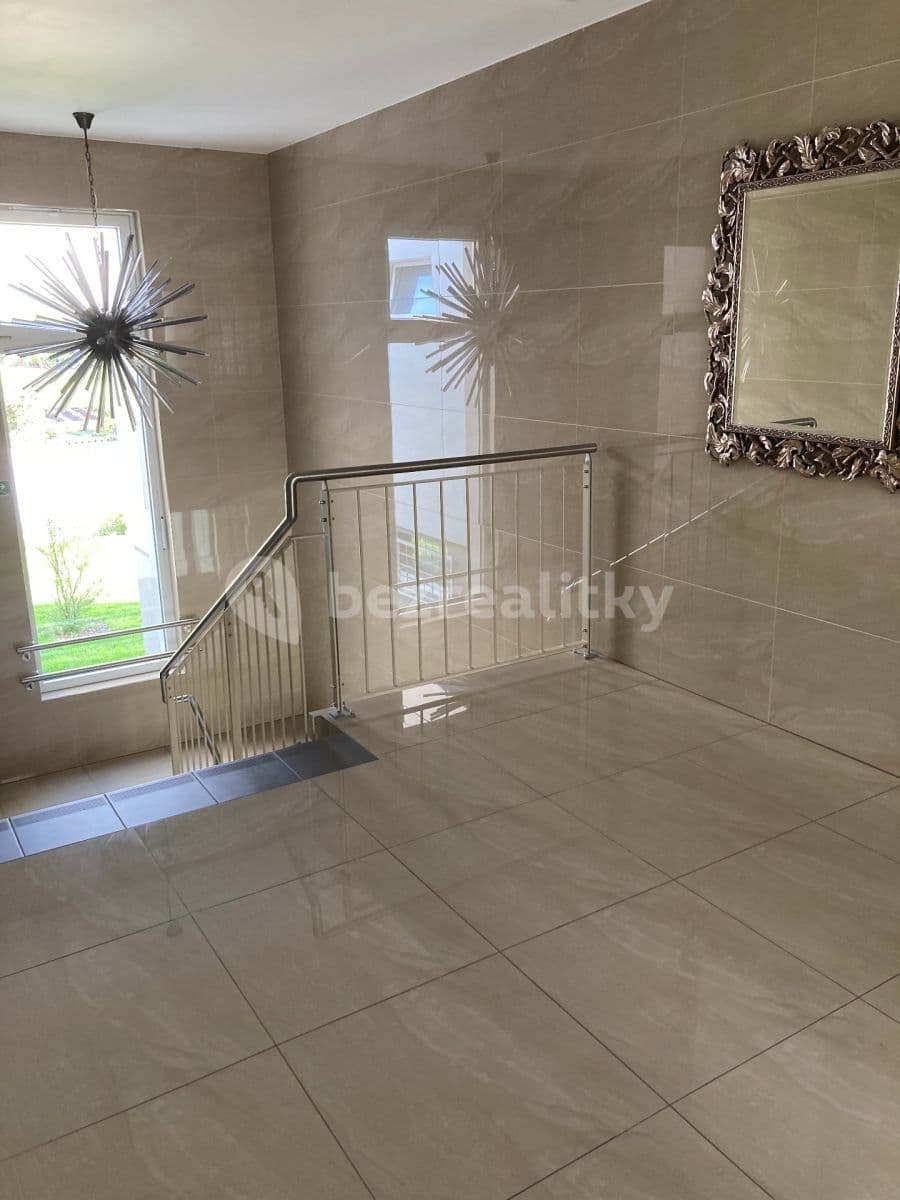 Prenájom bytu 2-izbový 59 m², Lačnovská, Praha, Praha Prenájom bytu 2-izbový 59 m², Lačnovská, Praha, Praha