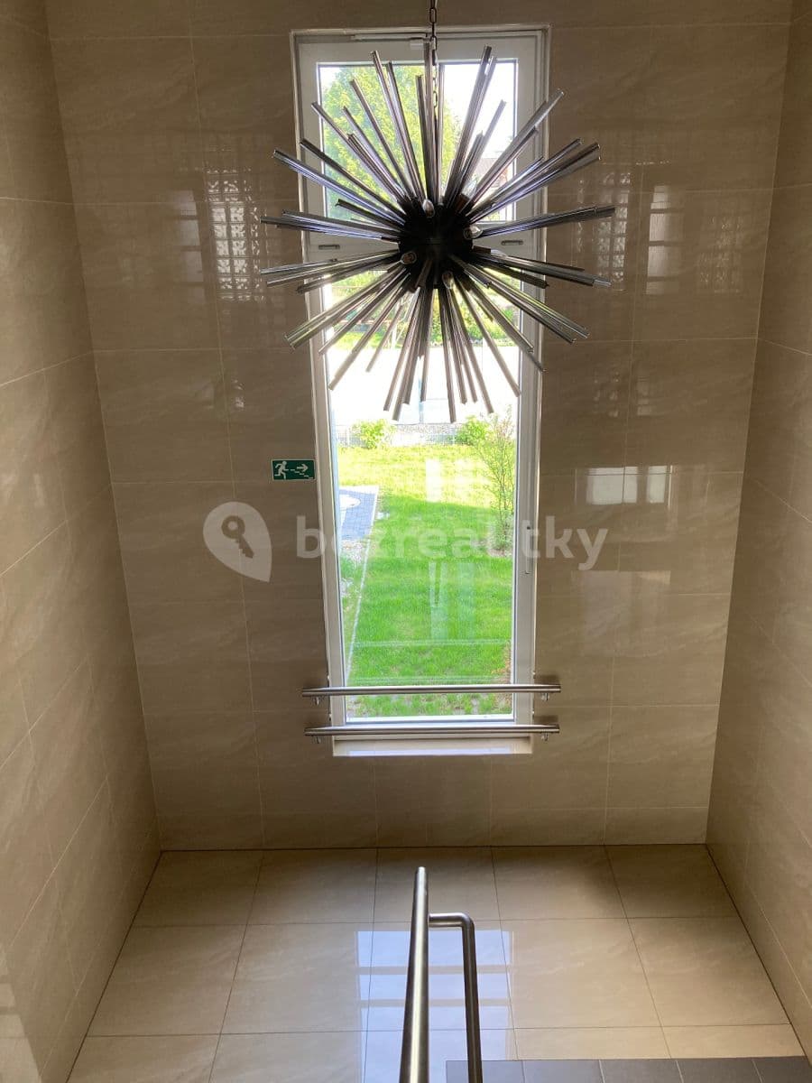 Prenájom bytu 2-izbový 59 m², Lačnovská, Praha, Praha Prenájom bytu 2-izbový 59 m², Lačnovská, Praha, Praha