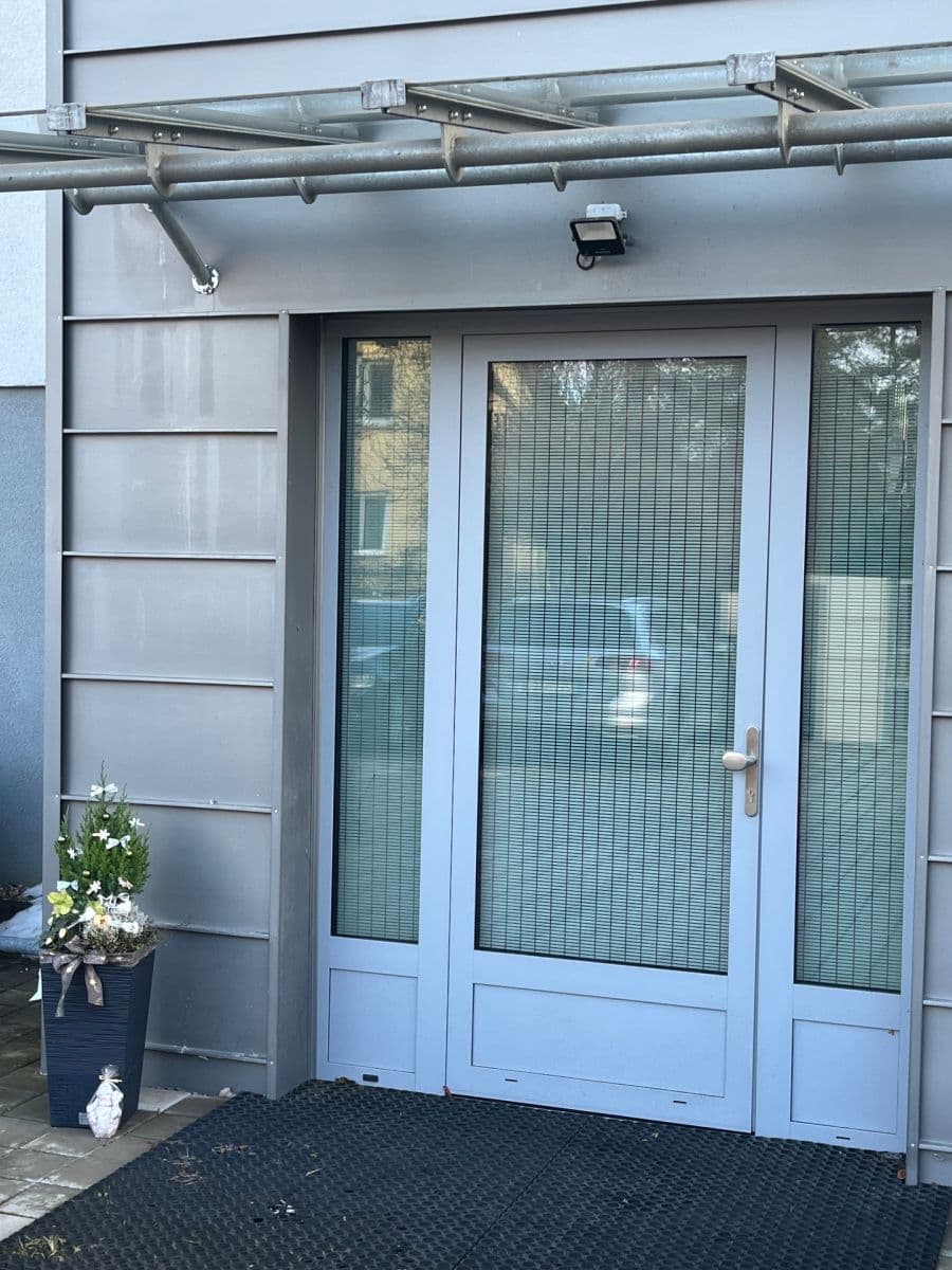 Prenájom bytu 2-izbový 59 m², Lačnovská, Praha, Praha Prenájom bytu 2-izbový 59 m², Lačnovská, Praha, Praha