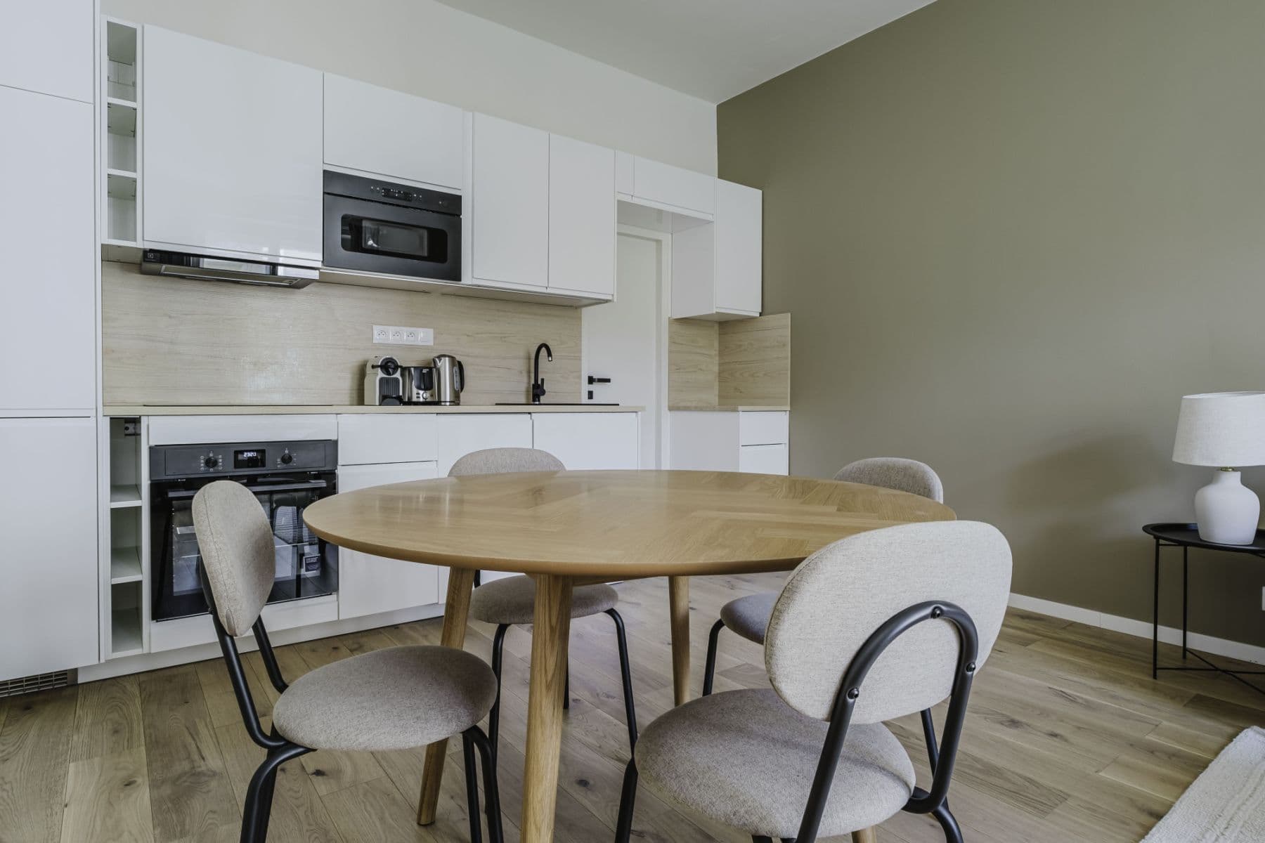 Prenájom bytu 47 m², Pisecka, Praha, Praha Prenájom bytu 47 m², Pisecka, Praha, Praha