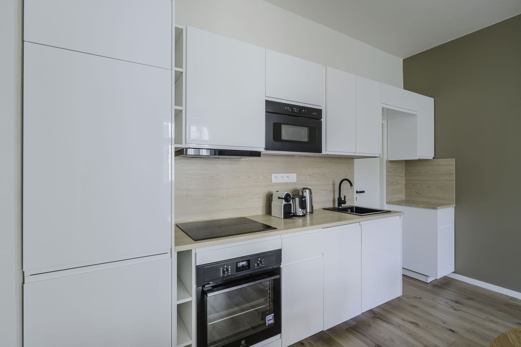 Prenájom bytu 47 m², Pisecka, Praha, Praha Prenájom bytu 47 m², Pisecka, Praha, Praha