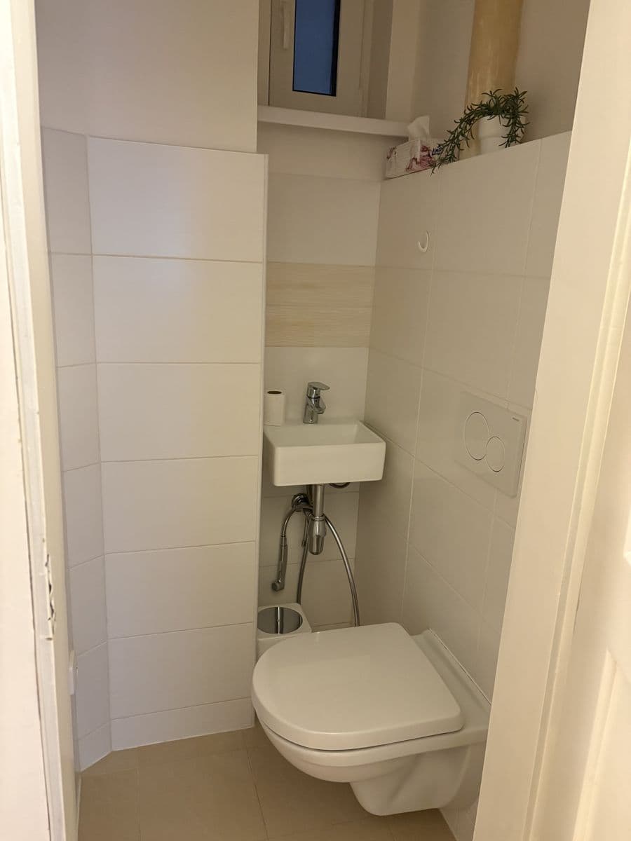 Prenájom bytu 46 m², Rejskova, Praha, Praha Prenájom bytu 46 m², Rejskova, Praha, Praha