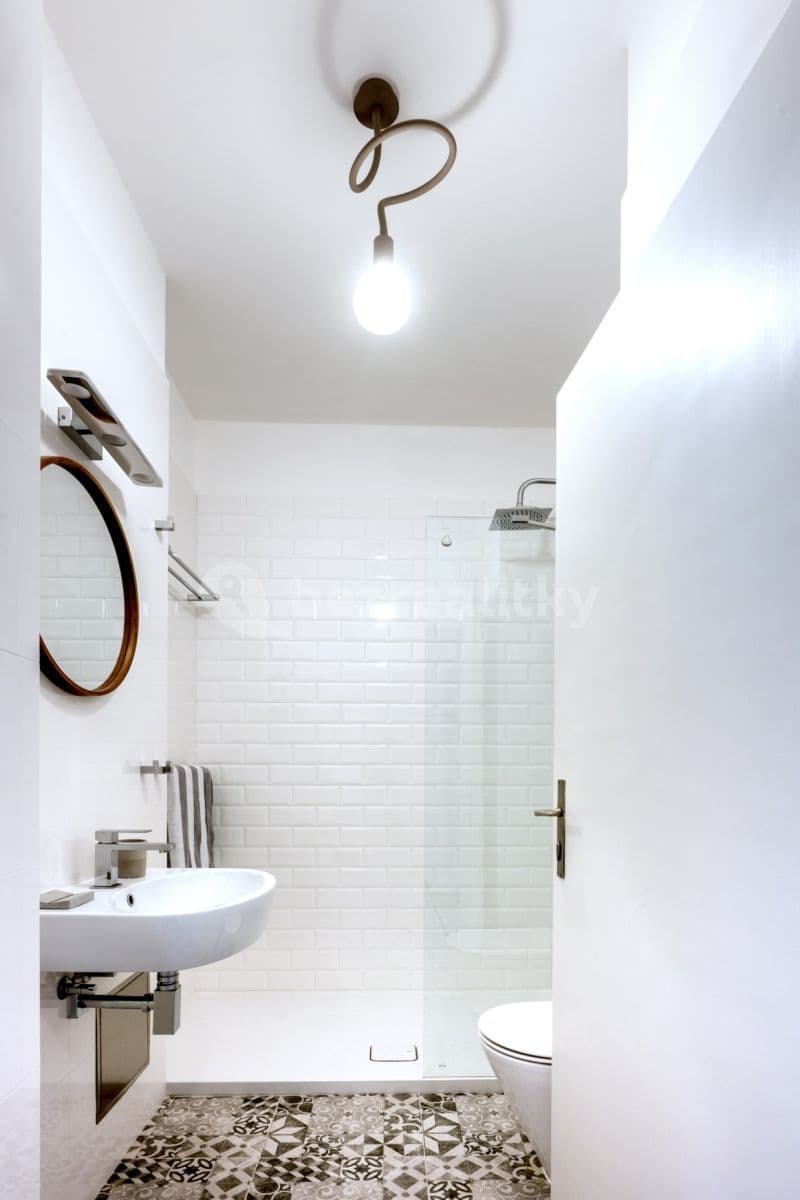 Prenájom bytu 2-izbový 52 m², Lodecká, Praha, Praha Prenájom bytu 2-izbový 52 m², Lodecká, Praha, Praha