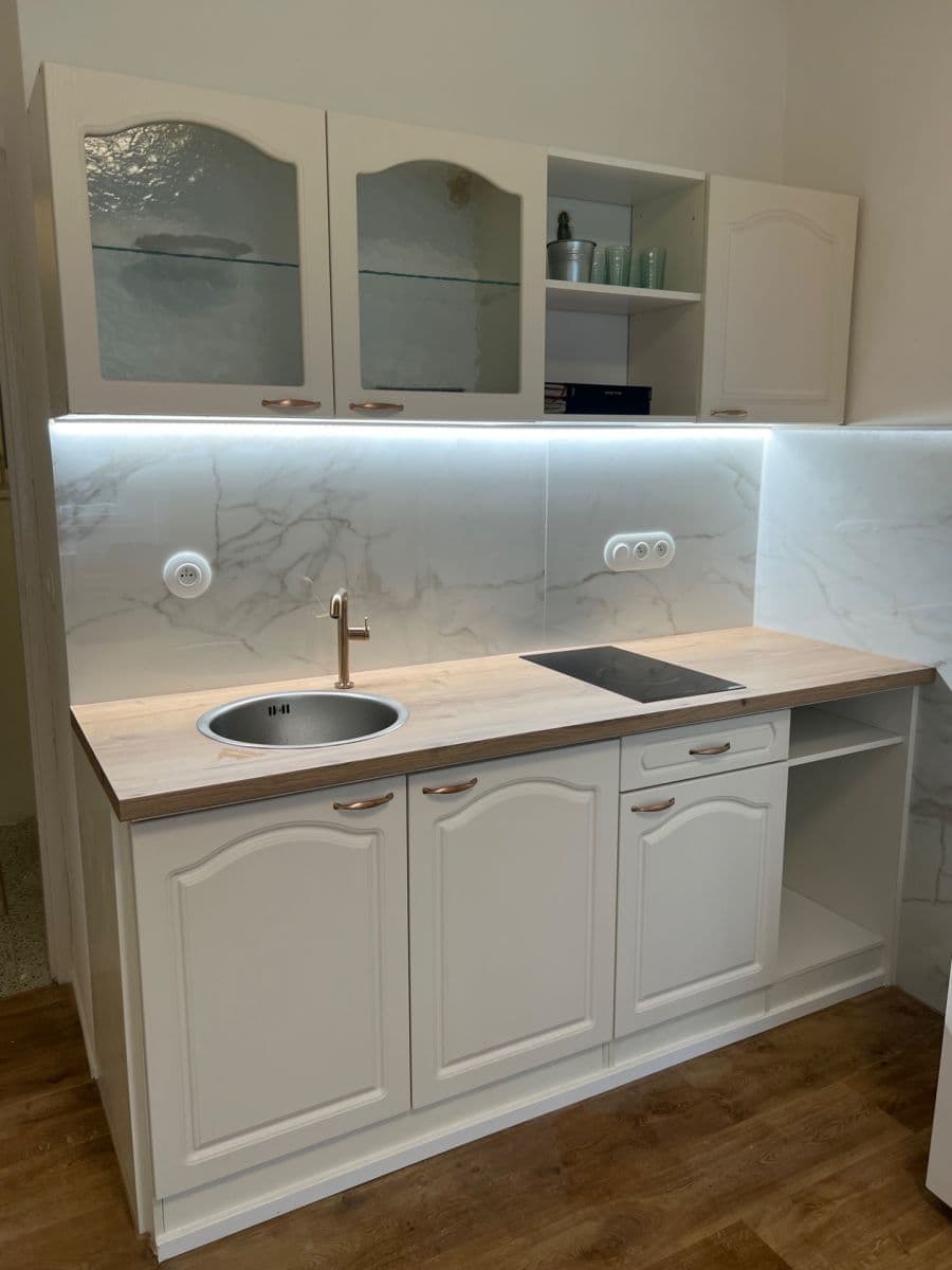 Prenájom bytu 1-izbový 23 m², Kralická, Praha, Praha Prenájom bytu 1-izbový 23 m², Kralická, Praha, Praha