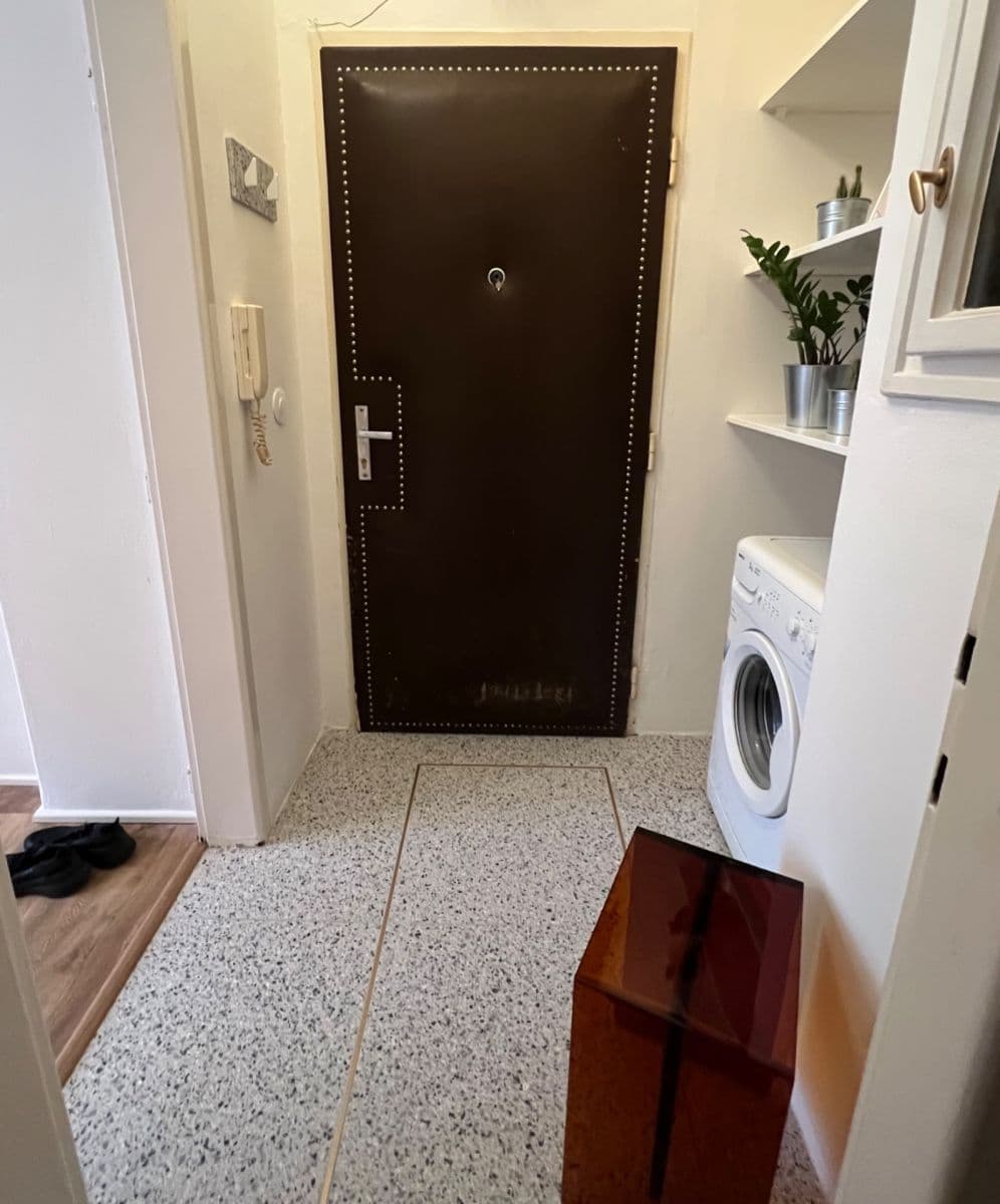 Prenájom bytu 1-izbový 23 m², Kralická, Praha, Praha Prenájom bytu 1-izbový 23 m², Kralická, Praha, Praha