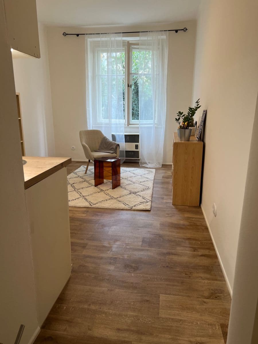 Prenájom bytu 1-izbový 23 m², Kralická, Praha, Praha Prenájom bytu 1-izbový 23 m², Kralická, Praha, Praha