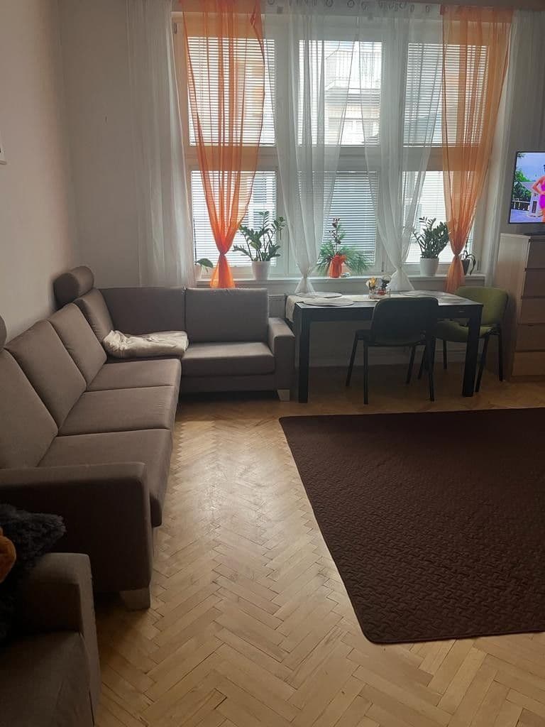 Prenájom bytu 2-izbový 74 m², Dolní náměstí, Olomouc, Olomoucký kraj Prenájom bytu 2-izbový 74 m², Dolní náměstí, Olomouc, Olomoucký kraj