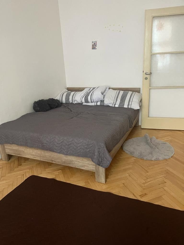 Prenájom bytu 2-izbový 74 m², Dolní náměstí, Olomouc, Olomoucký kraj Prenájom bytu 2-izbový 74 m², Dolní náměstí, Olomouc, Olomoucký kraj