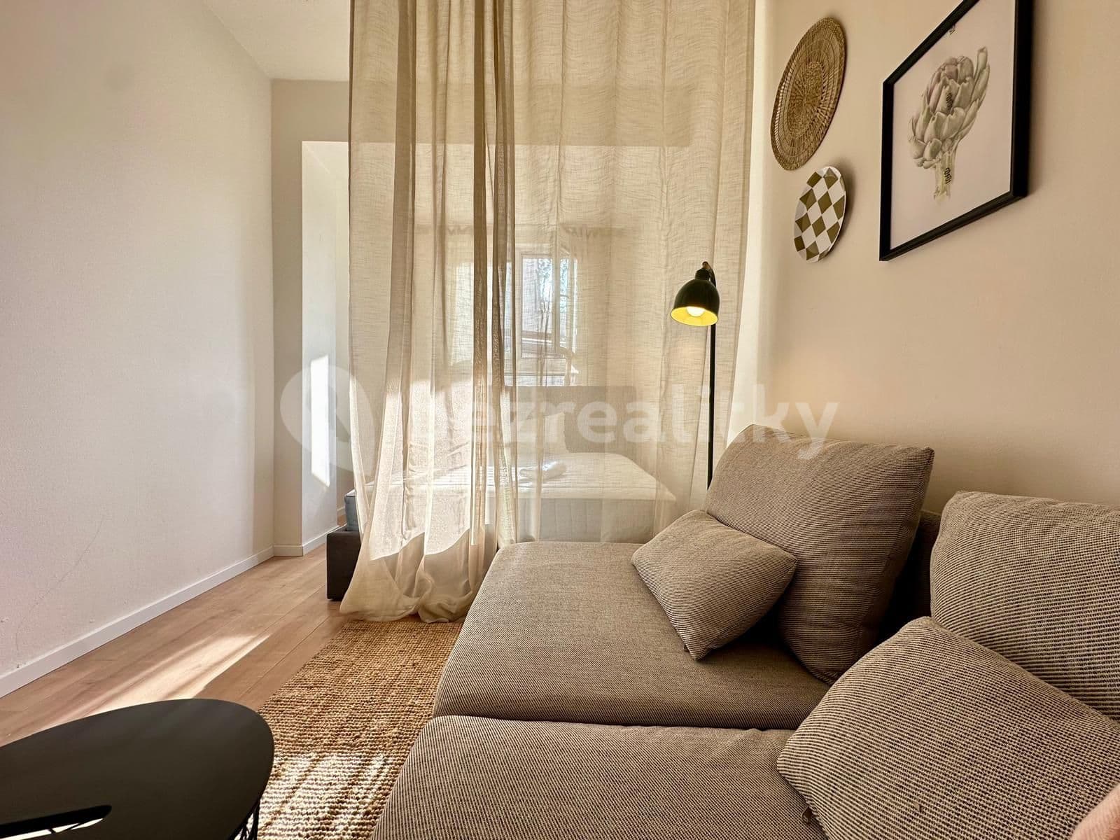 Prenájom bytu 1-izbový 38 m², Otvovice, Středočeský kraj Prenájom bytu 1-izbový 38 m², Otvovice, Středočeský kraj