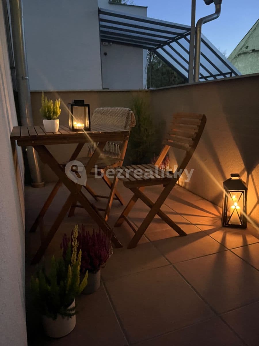 Prenájom bytu 1-izbový 38 m², Otvovice, Středočeský kraj Prenájom bytu 1-izbový 38 m², Otvovice, Středočeský kraj