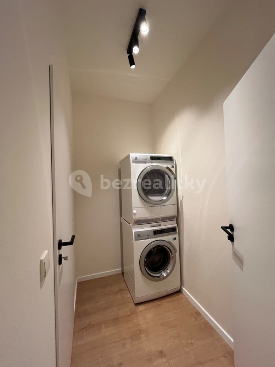 Prenájom bytu 1-izbový 38 m², Otvovice, Středočeský kraj Prenájom bytu 1-izbový 38 m², Otvovice, Středočeský kraj