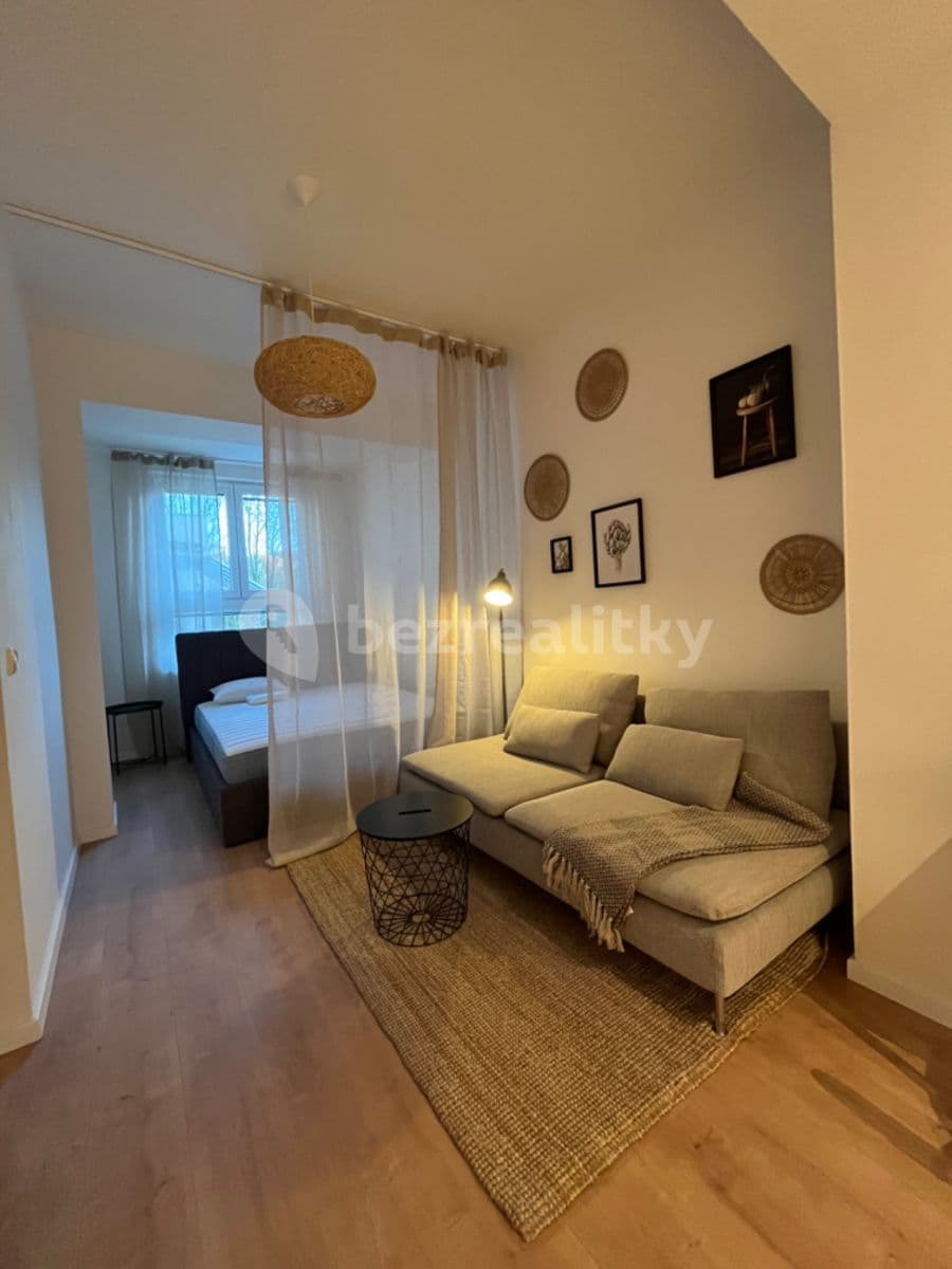 Prenájom bytu 1-izbový 38 m², Otvovice, Středočeský kraj Prenájom bytu 1-izbový 38 m², Otvovice, Středočeský kraj