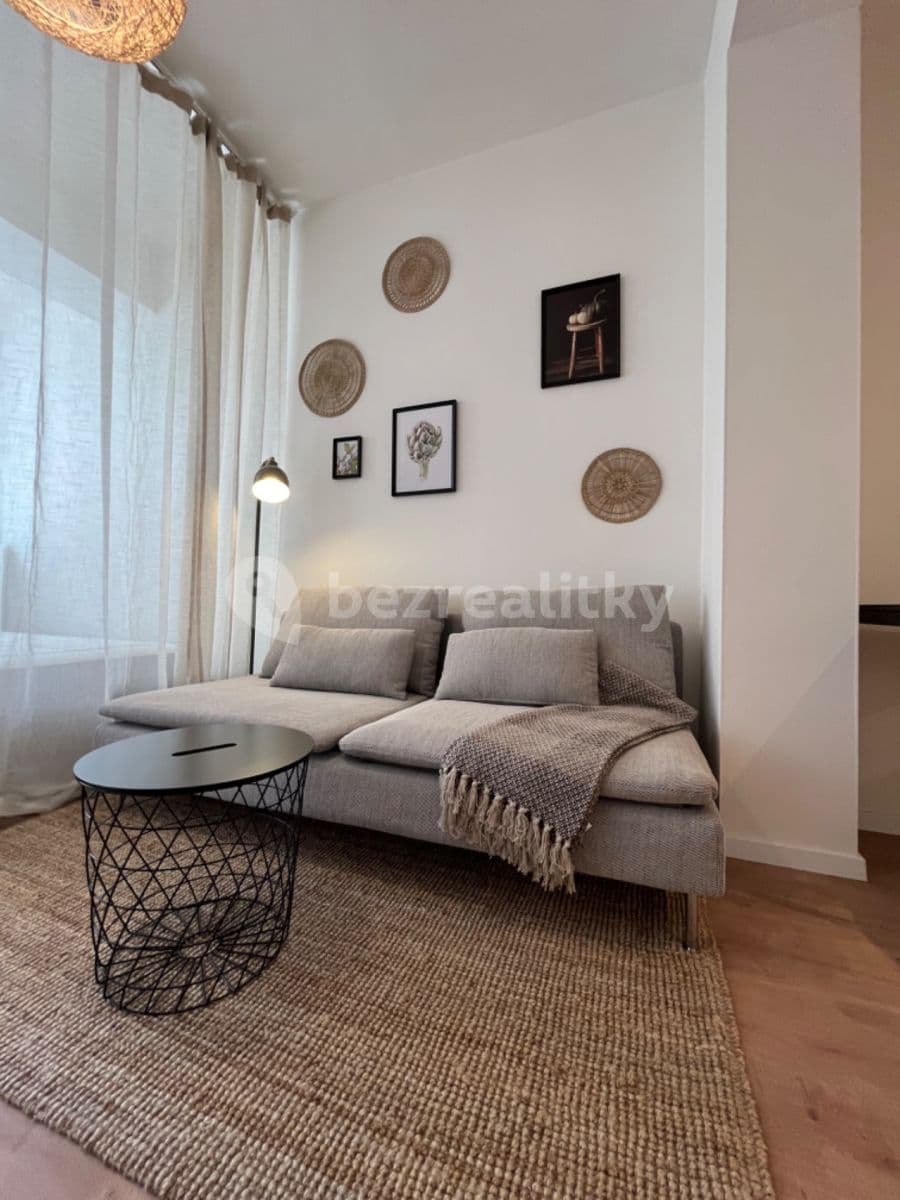 Prenájom bytu 1-izbový 38 m², Otvovice, Středočeský kraj Prenájom bytu 1-izbový 38 m², Otvovice, Středočeský kraj