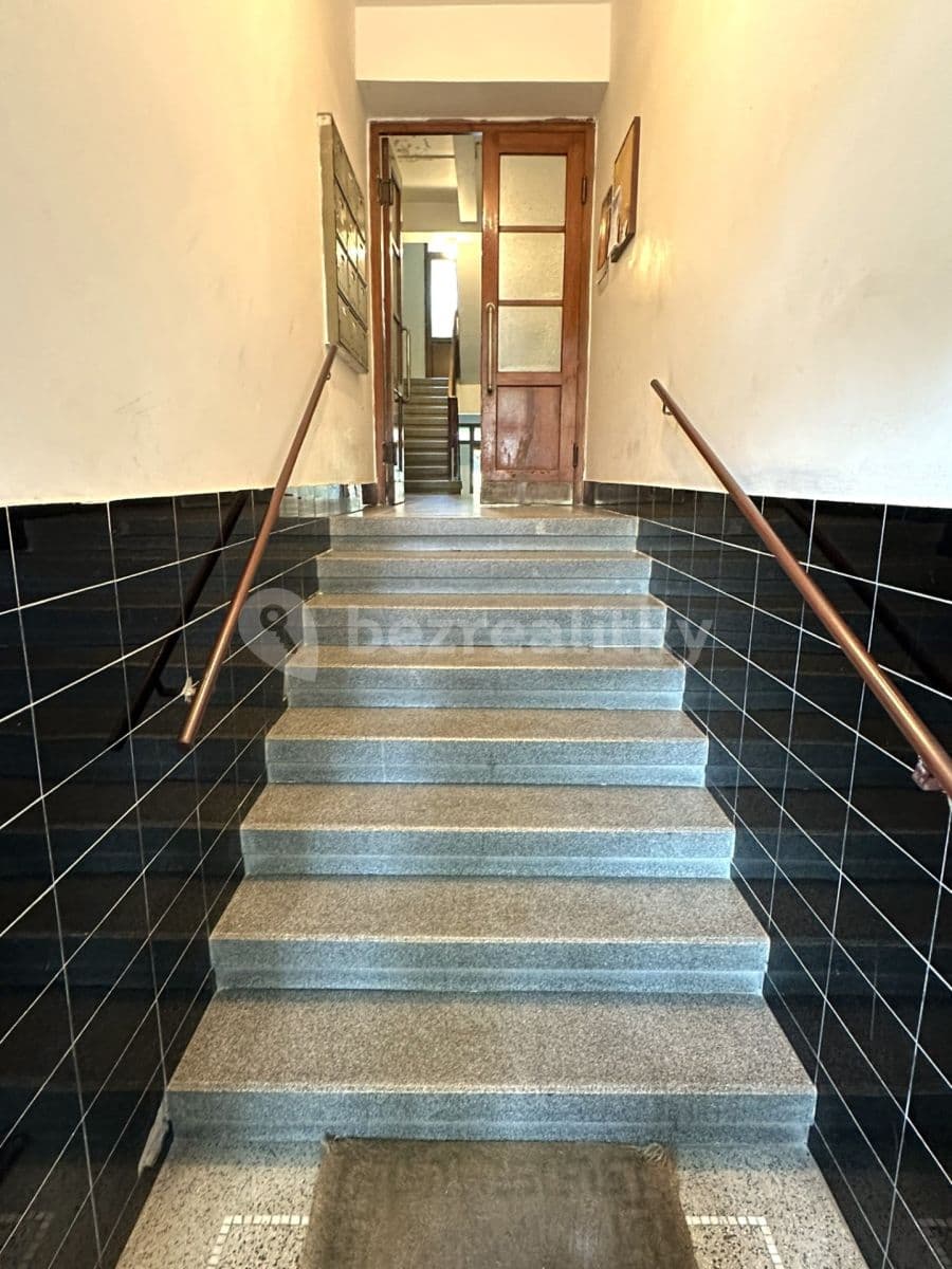 Prenájom bytu 3-izbový 65 m², Praha, Praha Prenájom bytu 3-izbový 65 m², Praha, Praha